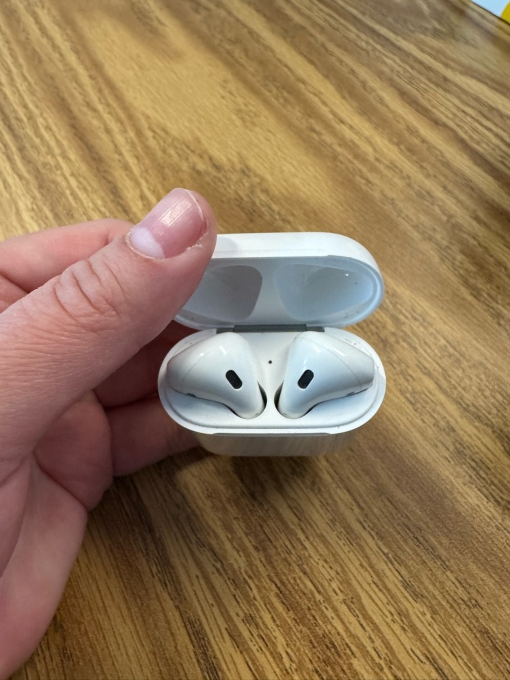 Apple Pink Silicone AirPods Charging Case Cover with Keyring Loop - Picture 3 of 5